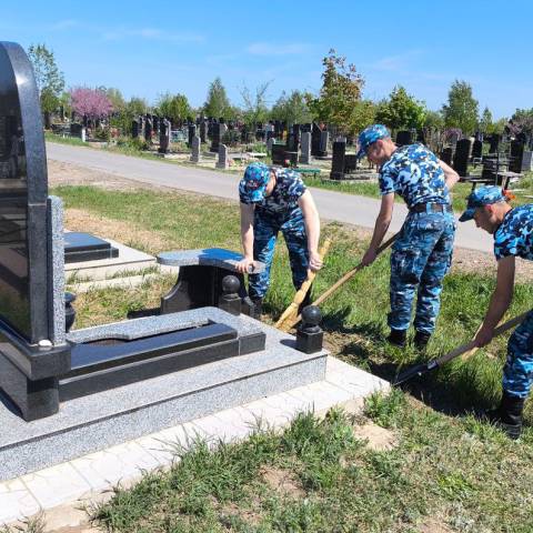 ЗАБОТЯТСЯ О ТЕХ, КОГО НЕТ С НАМИ
