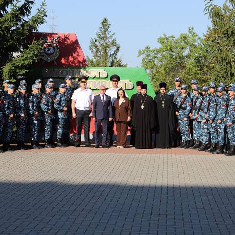 СТАЛИ МИЛИЦИОНЕРАМИ