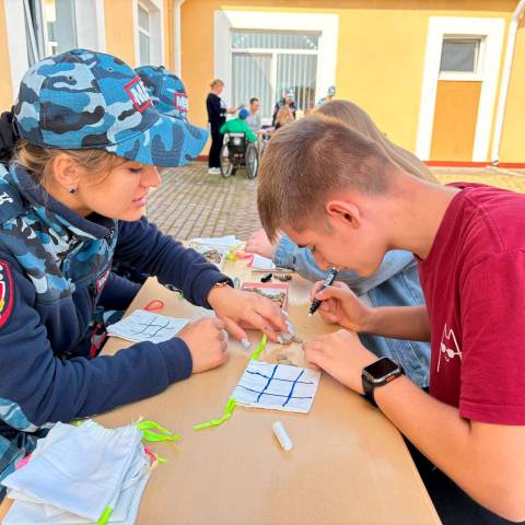 ТВОРИТЬ И РАДОВАТЬСЯ